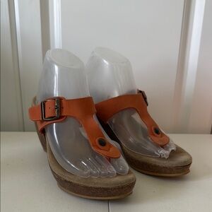 SAM AND LIBBY 3-1/2” WEDGE HEEL SANDALS (sz 7-1/2)